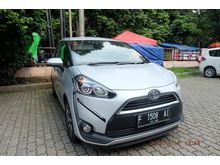Sienta Tipe V MT 2017 Over Kredit Murah