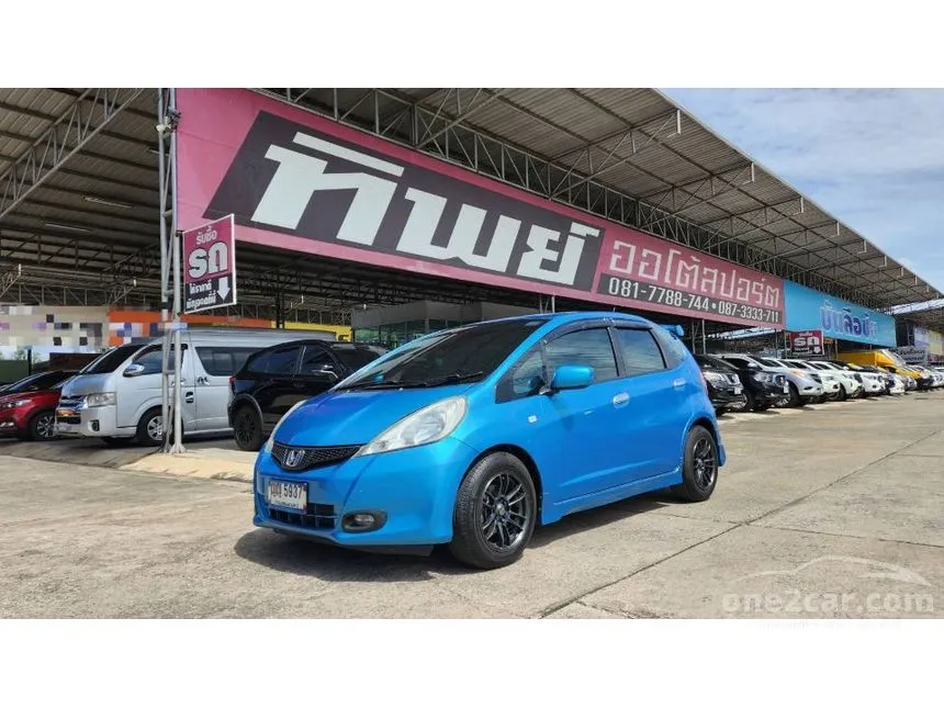 2011 Honda JAZZ V Hatchback