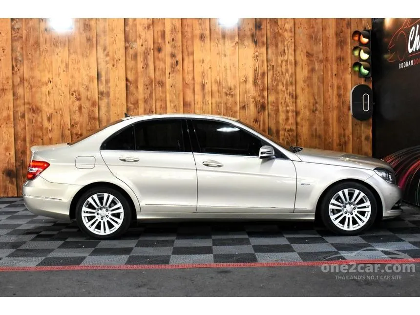 2011 Mercedes-Benz C200 CGI Elegance BlueEFFICIENCY Sedan