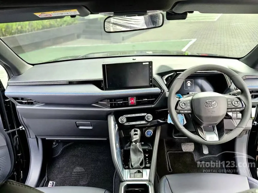 2025 Toyota Yaris Cross S HV with GR Parts Aero Pkg SUV