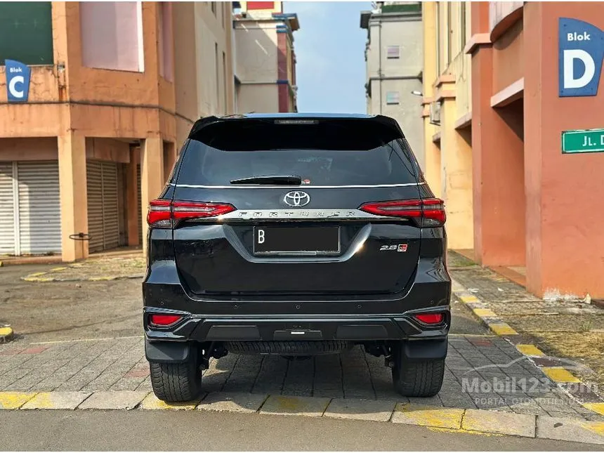 2022 Toyota Fortuner GR Sport 4X2 SUV