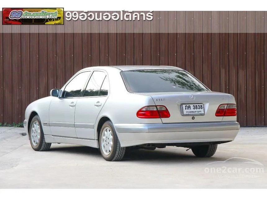 2001 Mercedes-Benz E220 Classic CDI Sedan