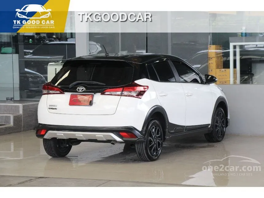 2020 Toyota YARIS Mid Cross Hatchback
