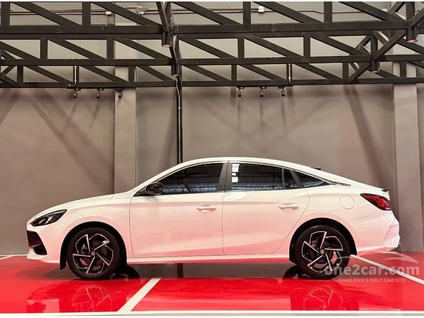 2023 MG MG5 X Sedan