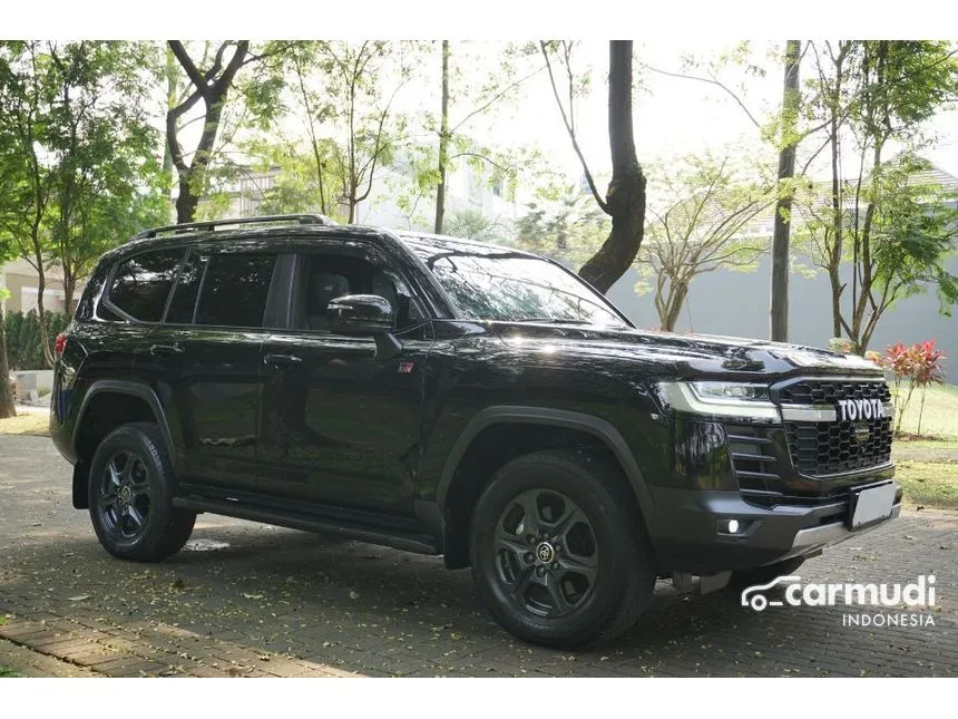 2023 Toyota Land Cruiser 300 GR-S (Non Premium Colour) SUV