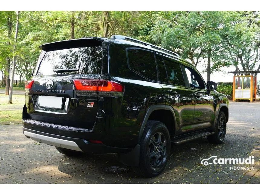 2023 Toyota Land Cruiser 300 GR-S (Non Premium Colour) SUV