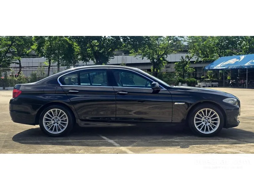 2015 BMW 528i Luxury Sedan