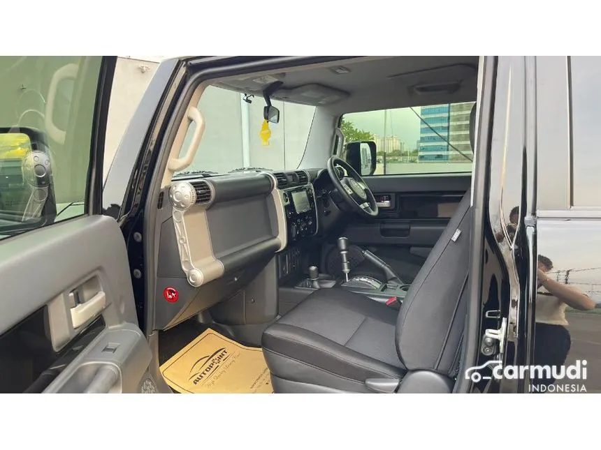 2017 Toyota FJ Cruiser SUV