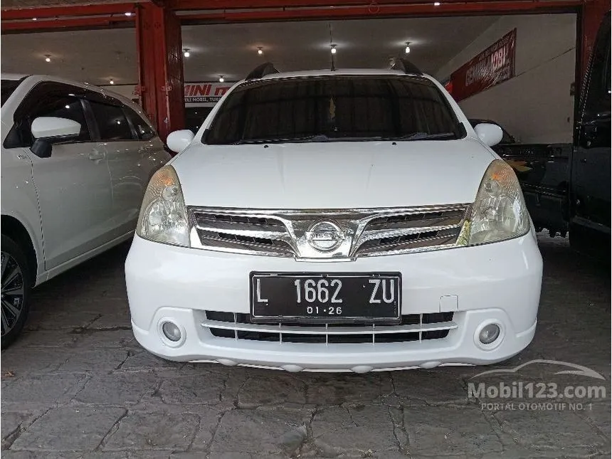 Jual Mobil Nissan Grand Livina 2011 XV 1.5 di Jawa Timur Automatic MPV Putih Rp 105.000.000