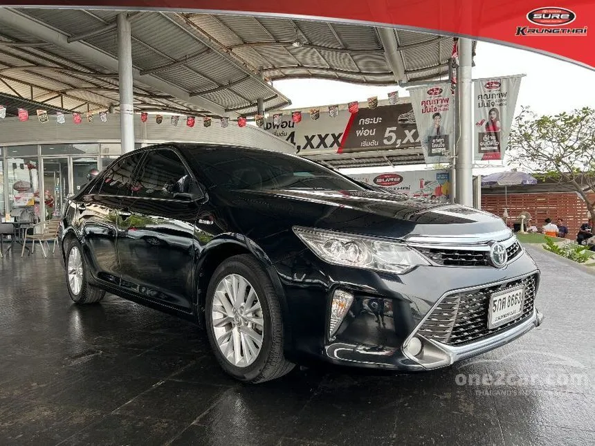 2016 Toyota Camry Hybrid Sedan