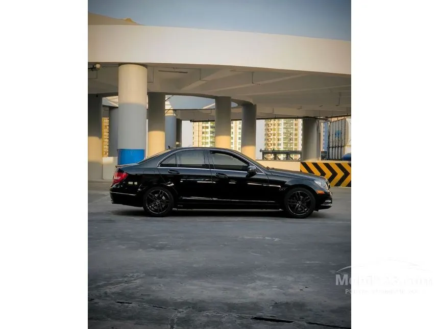 2012 Mercedes-Benz C300 Avantgarde Sedan
