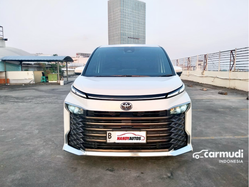 Toyota Voxy 2023 (Premium Color) 2.0 in DKI Jakarta Automatic MPV White ...