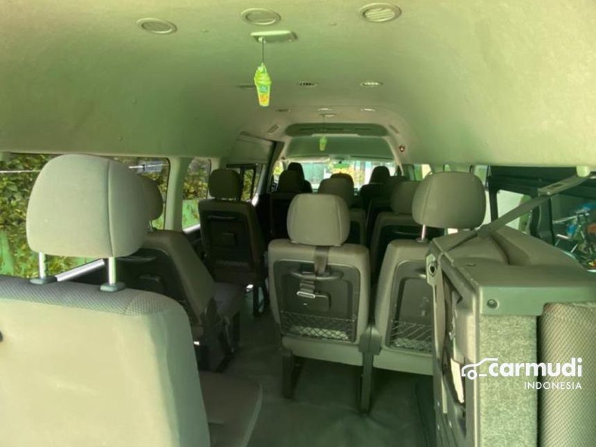 2017 Toyota Hiace High Grade Commuter Van