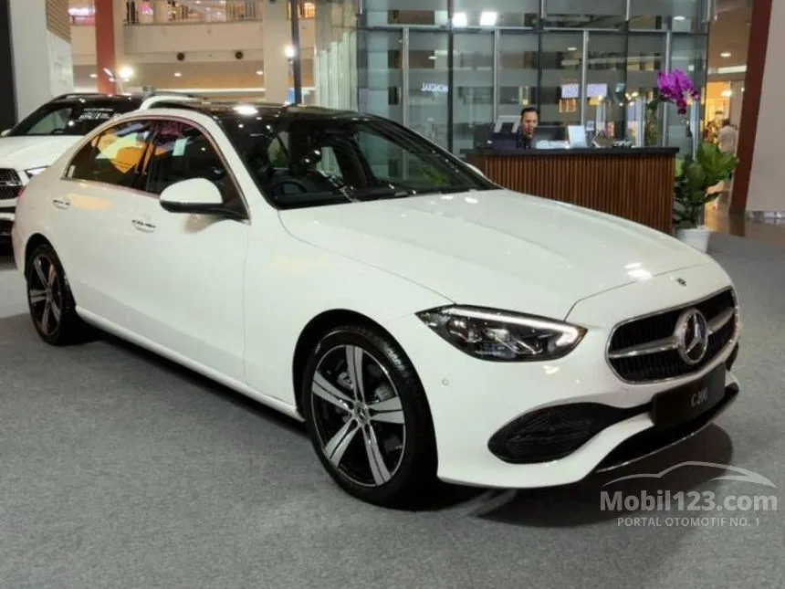 2025 Mercedes-Benz C200 Avantgarde Line Sedan