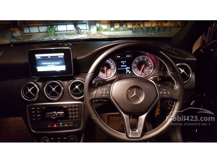 2013 Mercedes-Benz A200 Urban Hatchback