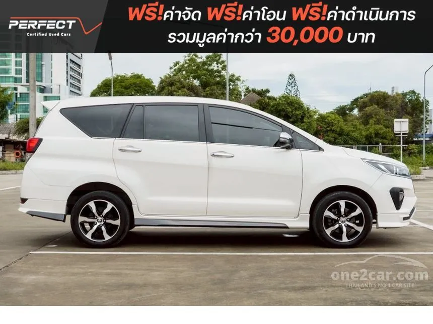 2022 Toyota INNOVA Crysta Premium Wagon
