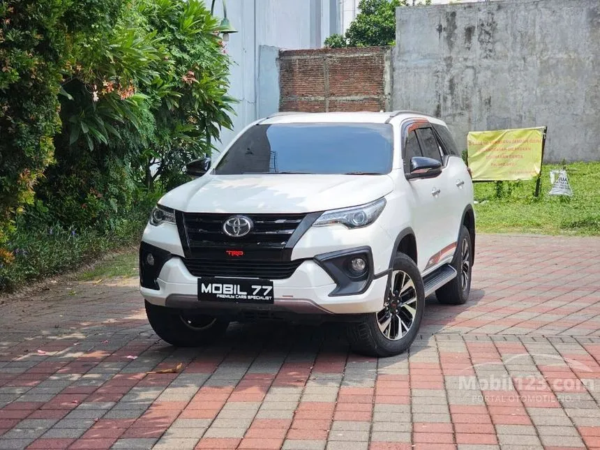 Jual Mobil Toyota Fortuner 2019 VRZ 2.4 di Jawa Timur Automatic SUV Putih Rp 425.000.000