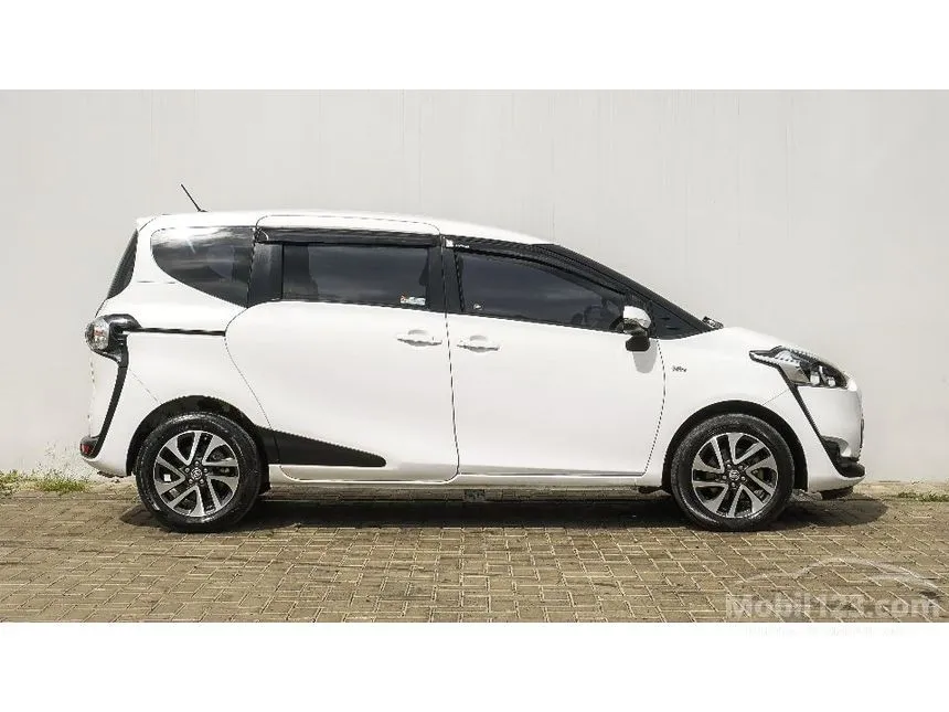 2018 Toyota Sienta V MPV