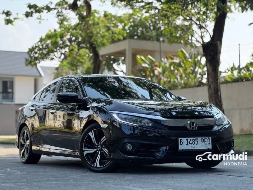 2018 Honda Civic ES Sedan