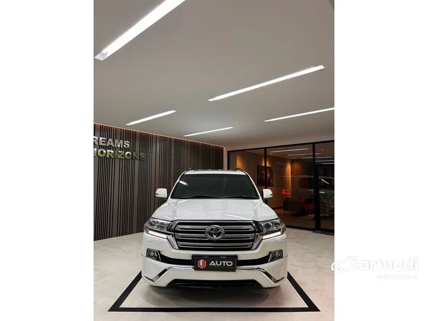 2018 Toyota Land Cruiser 200 VX-R SUV