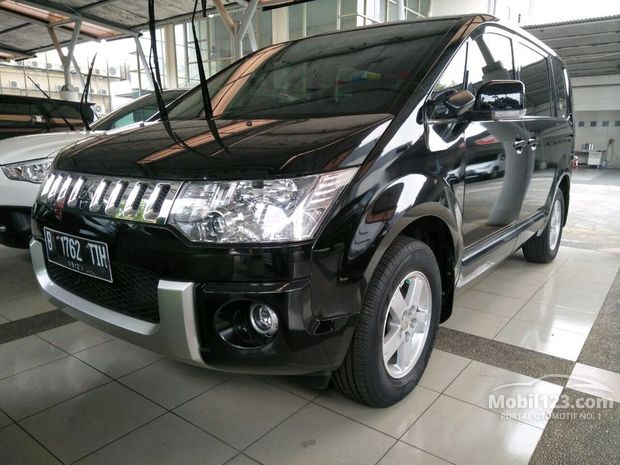 Mitsubishi Delica Mobil bekas dijual di Indonesia - Dari 