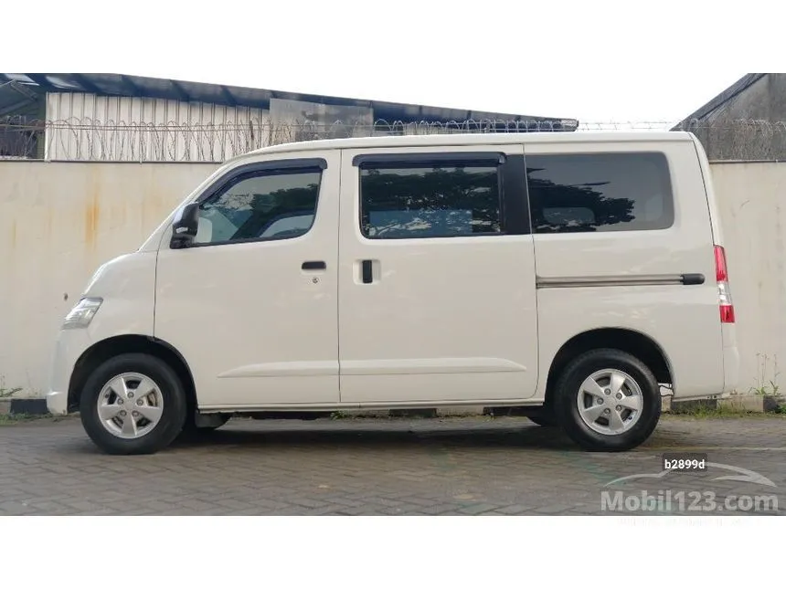 2022 Daihatsu Gran Max Mini Bus D PS Van