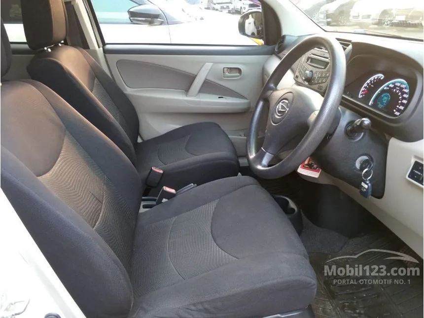 2013 Daihatsu Sirion D Hatchback