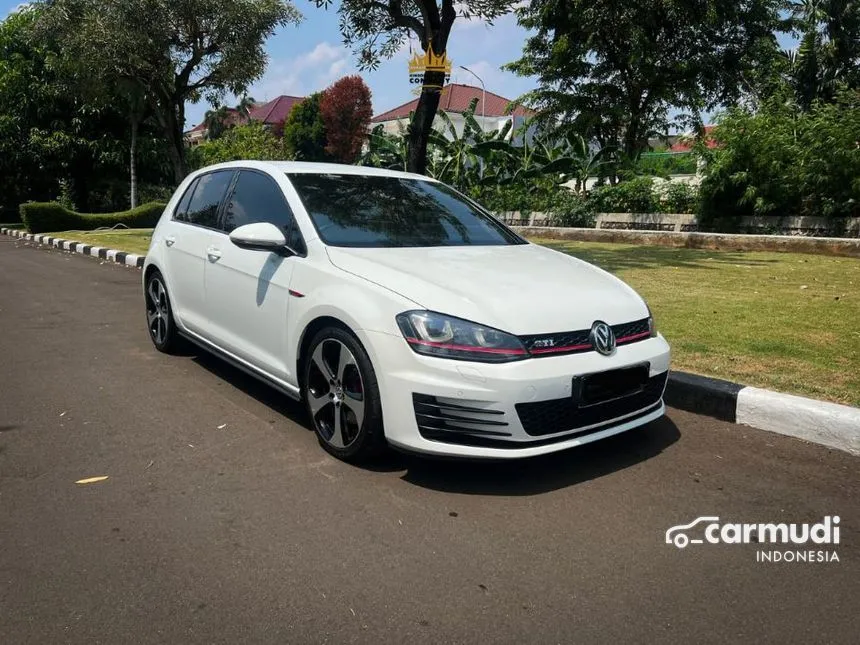 2014 Volkswagen Golf GTI Hatchback