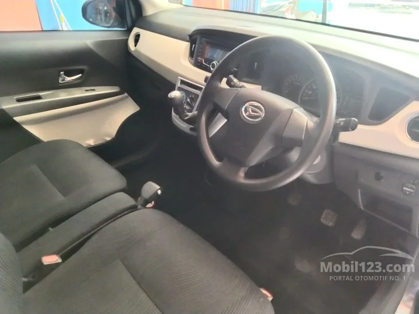 2016 Daihatsu Sigra R Deluxe MPV