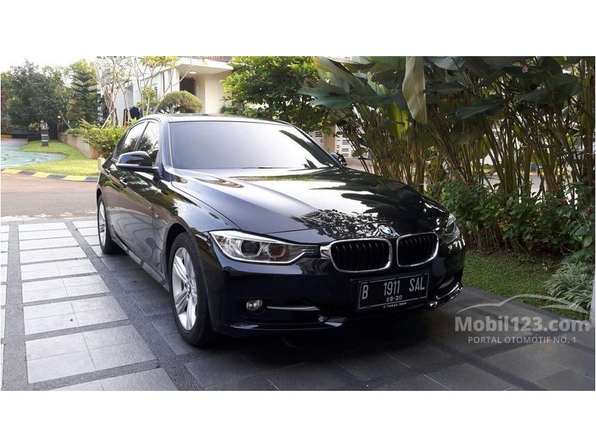 Jual Mobil  BMW 320i 2019 Sport  2 0 di Banten Automatic 