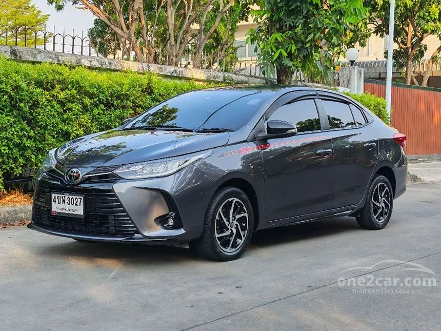 2022 Toyota Yaris Ativ Sport Premium Sedan