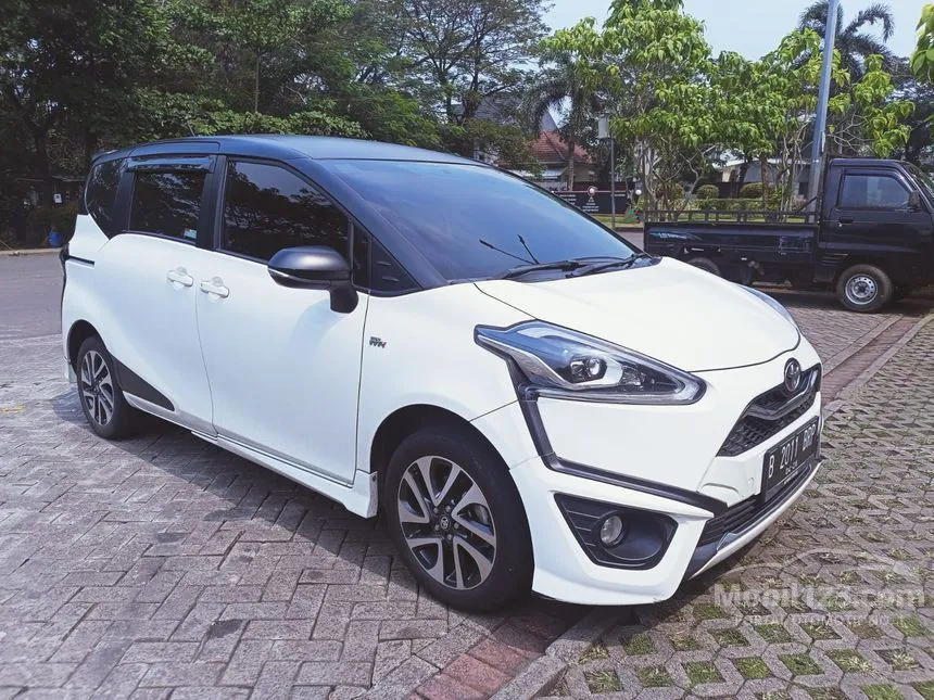 Jual Mobil Toyota Sienta 2021 Q 1.5 di DKI Jakarta Automatic MPV Putih Rp 225.000.000