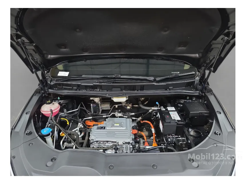 2024 BYD M6 Superior 7 Seater MPV