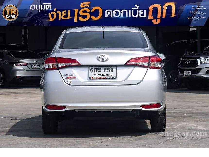 2018 Toyota Yaris Ativ J Sedan