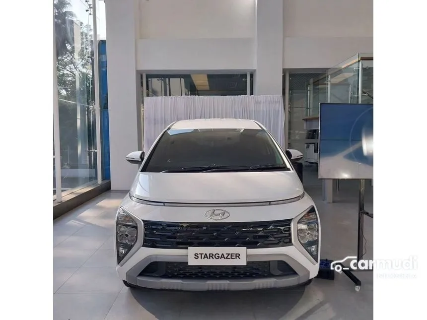 Jual Mobil Hyundai Stargazer 2024 Essential 1.5 di Lampung Automatic Wagon Putih Rp 246.300.000