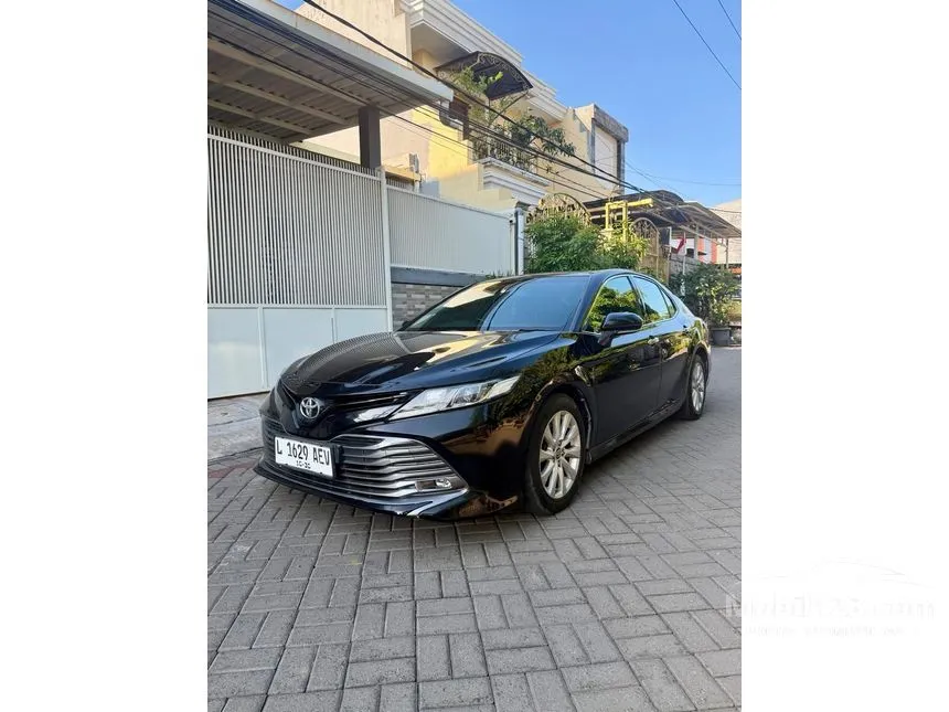 2019 Toyota Camry V Sedan