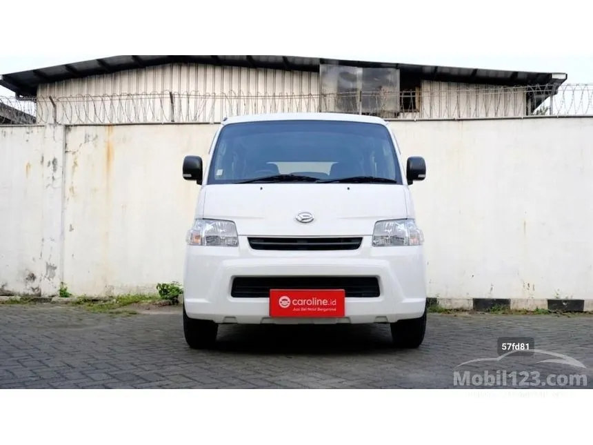 2022 Daihatsu Gran Max Mini Bus D Van