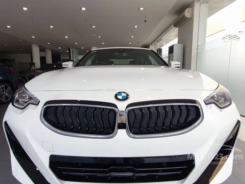 Jual Mobil BMW 220i 2023 M Sport 2.0 di DKI Jakarta Automatic Coupe Putih Rp 1.338.000.000