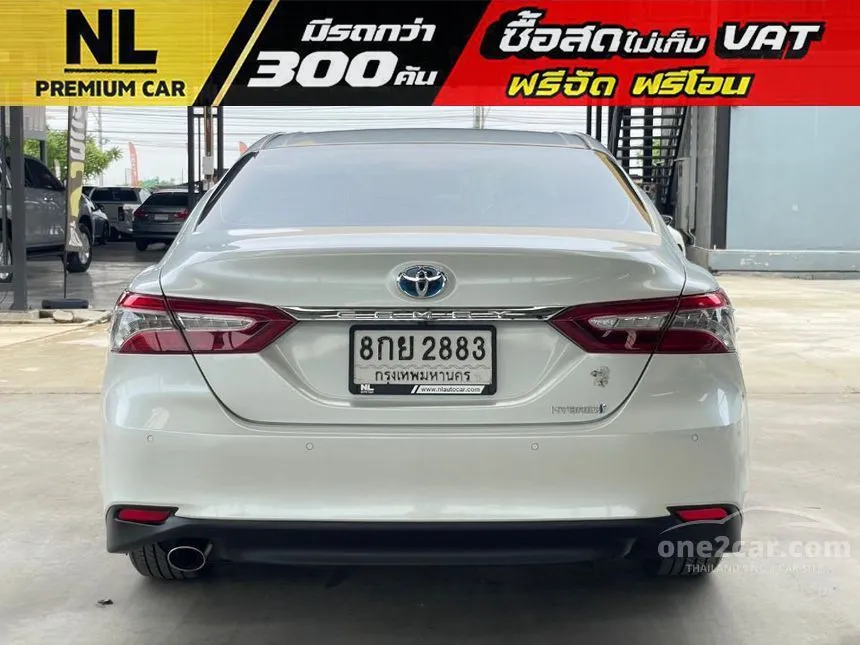 2019 Toyota Camry Hybrid Premium Sedan