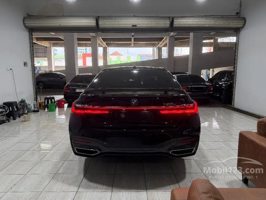 2019 BMW 730Li M Sport Sedan