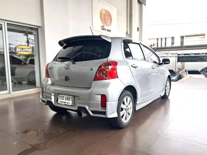 2013 Toyota YARIS G Hatchback