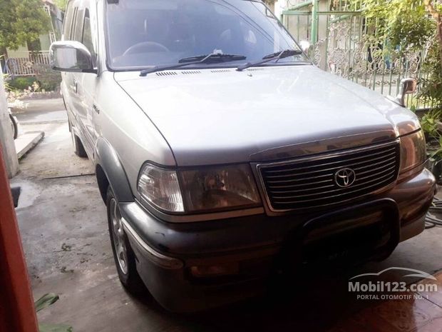 Toyota Kijang Mobil bekas  dijual  di  Jawa  timur  Indonesia 