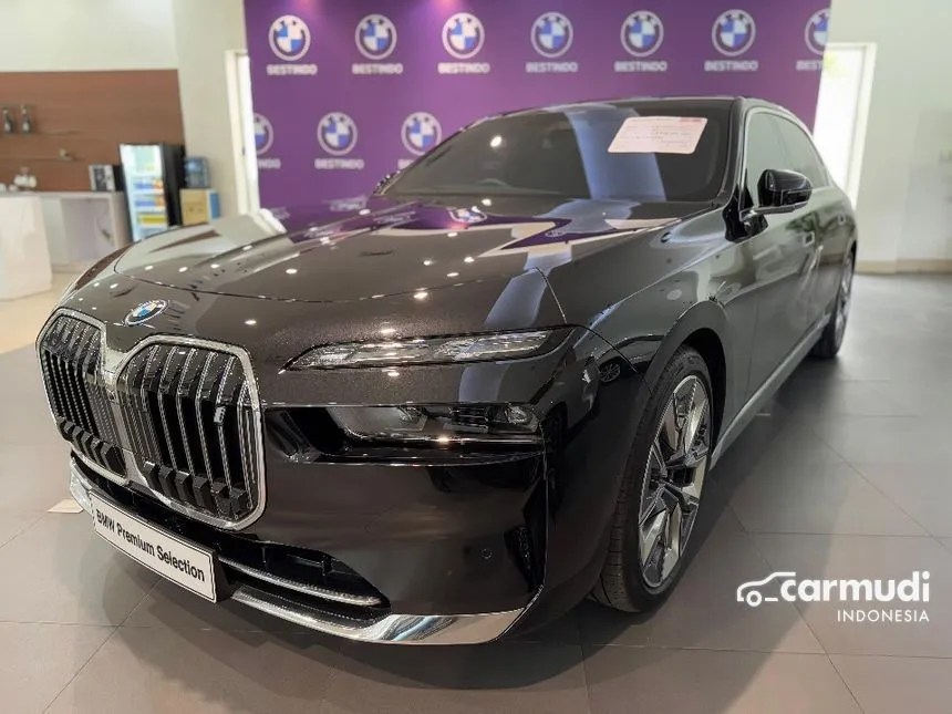 2024 BMW i7 xDrive60 Gran Lusso Sedan