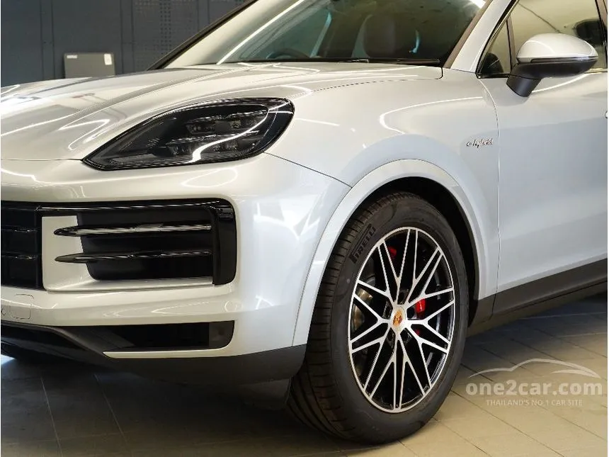 2026 Porsche CAYENNE S E-Hybrid Coupe