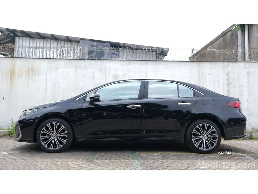 2022 Toyota Corolla Altis V Sedan