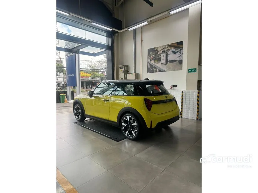 2024 MINI Cooper Cooper SE Hatchback