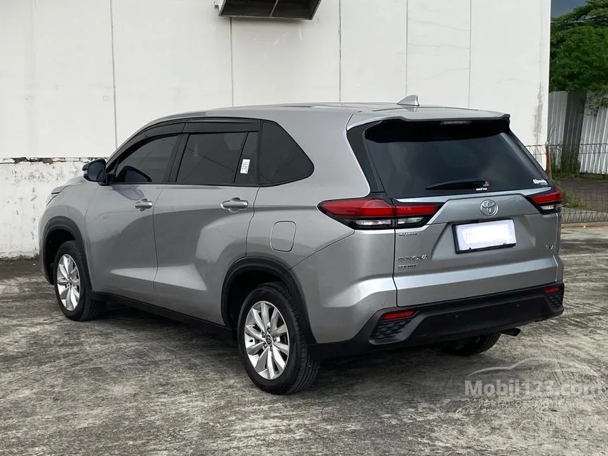 2022 Toyota Kijang Innova Zenix V (Non Premium Color) MPV