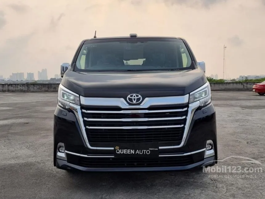 2022 Toyota GranAce Premium Van Wagon