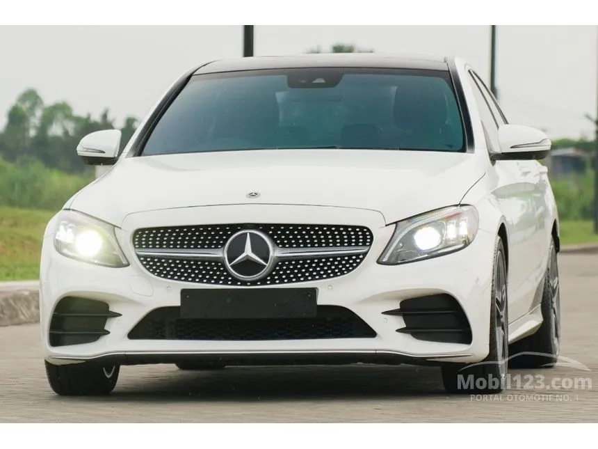 2019 Mercedes-Benz C300 AMG Line Sedan