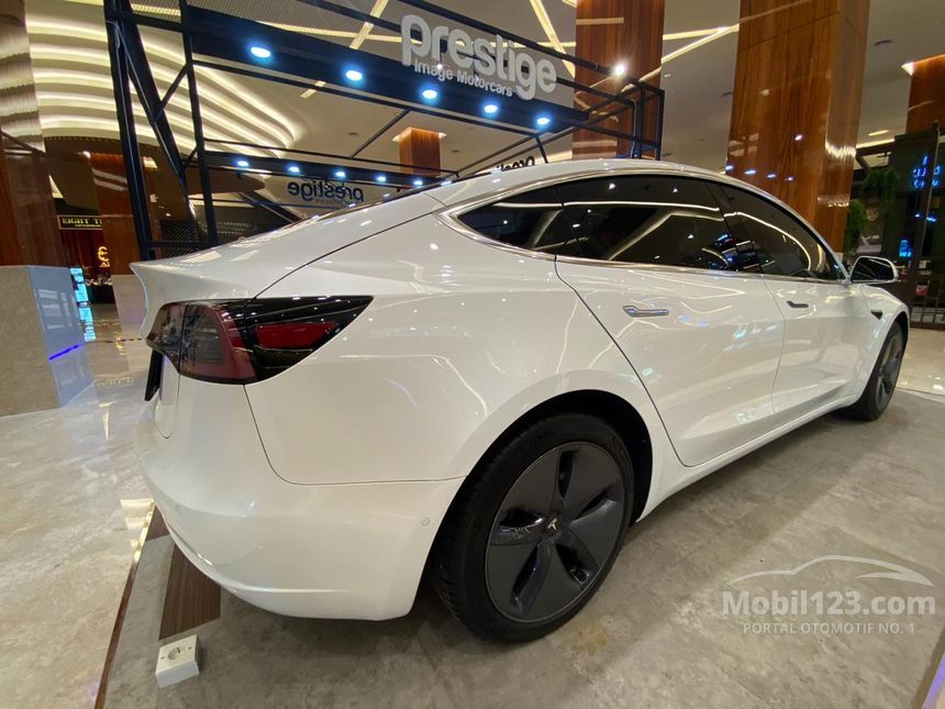Jual Mobil  Tesla  Model  3  2021 Standard Range di DKI 